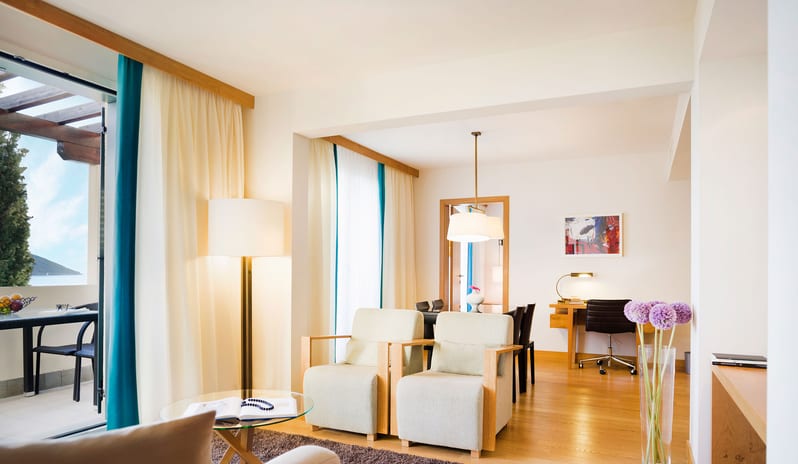 SUN GARDENS -TWO  BEDROOM RESIDENCE SEA VIEW